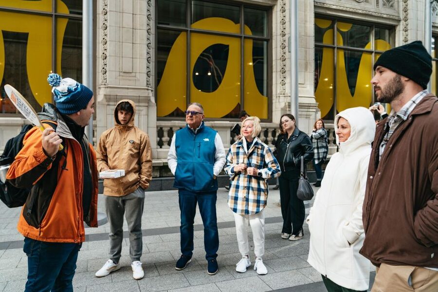 Chicago: Classic Food & Walking Tour with Free Bike or Kayak - Should you book it?