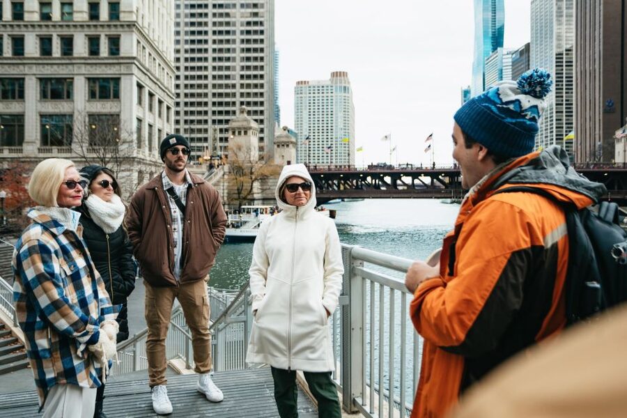 Chicago: Classic Food & Walking Tour with Free Bike or Kayak - Who should book this Chicago food walk?