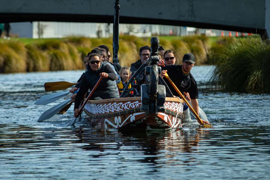 Christchurch: Waka Paddling Experience on the Avon River - A short route with useful city context