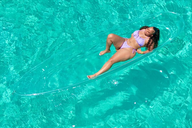 Clear Kayak Photoshoot in Nassau ,Bahamas. - What the Junkanoo Beach meeting point is like
