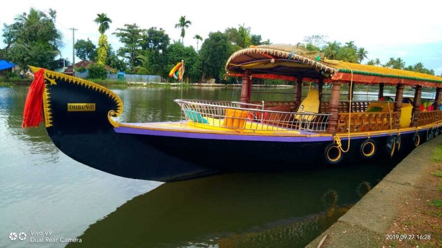Cochin : Alleppey/Alappuzha Backwater Canoe (Shikara) Cruise - Seeing Daily Village Life From the Water