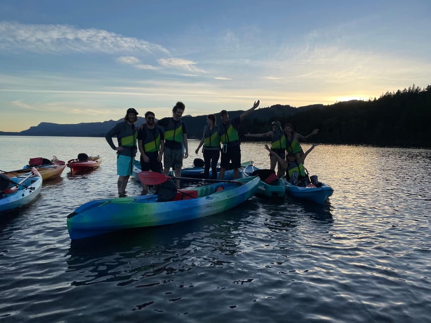 Columbia Gorge Kayak Tour - The small beach stop and the best pause in the route