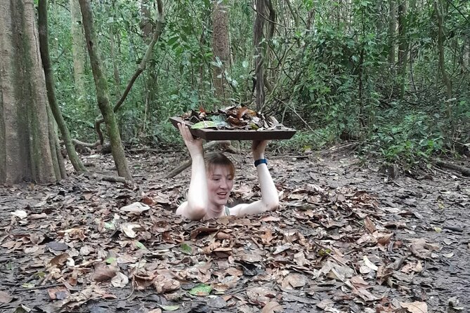 Crawl and Paddle Full day Cu Chi Tunnels and MeKong Delta - Lunch Before the Mekong