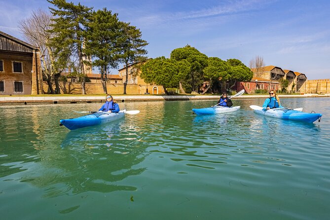 Cultural Kayak Tour: Discovering the City’s Canals - Paddling instruction before the canals