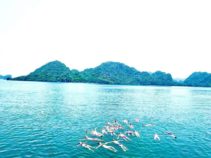Đảo Cát Bà : 1Day Kayaking,Swimming,Cycling,Snorkeling,Lunch - From Cat Ba Town to the fishing village