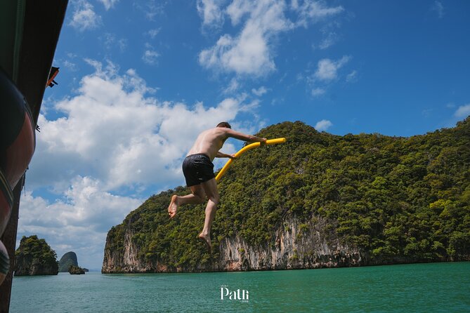 Day Trip to James Bond (Canoeing & Kayaking Islands & Lunch) - Hong Island’s enclosed room and sky view