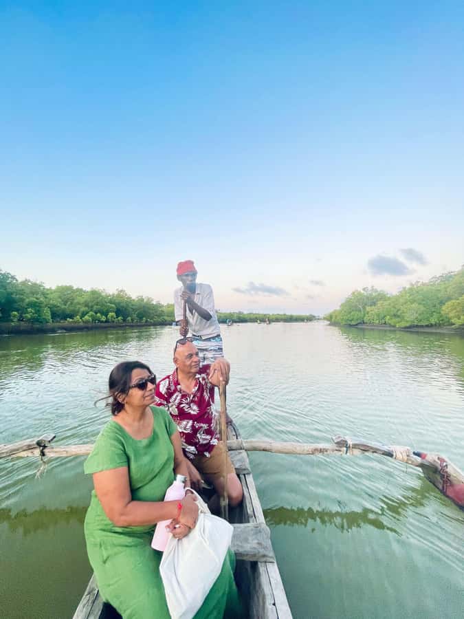 Diani: Sunset Canoe Tour along the River with Mangroves - From Kongo River Beach into the mangroves