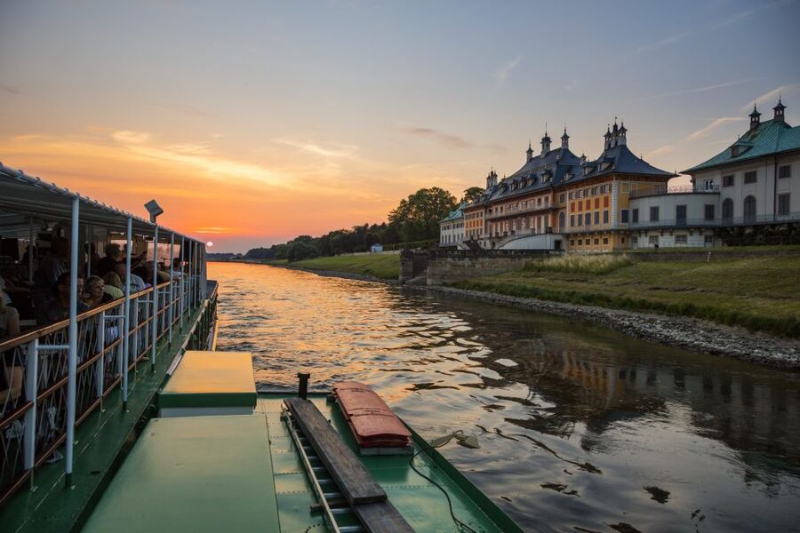 Dresden: Sunset Paddle Steamer Tour on the Elbe River - Boarding the Elbe in central Dresden