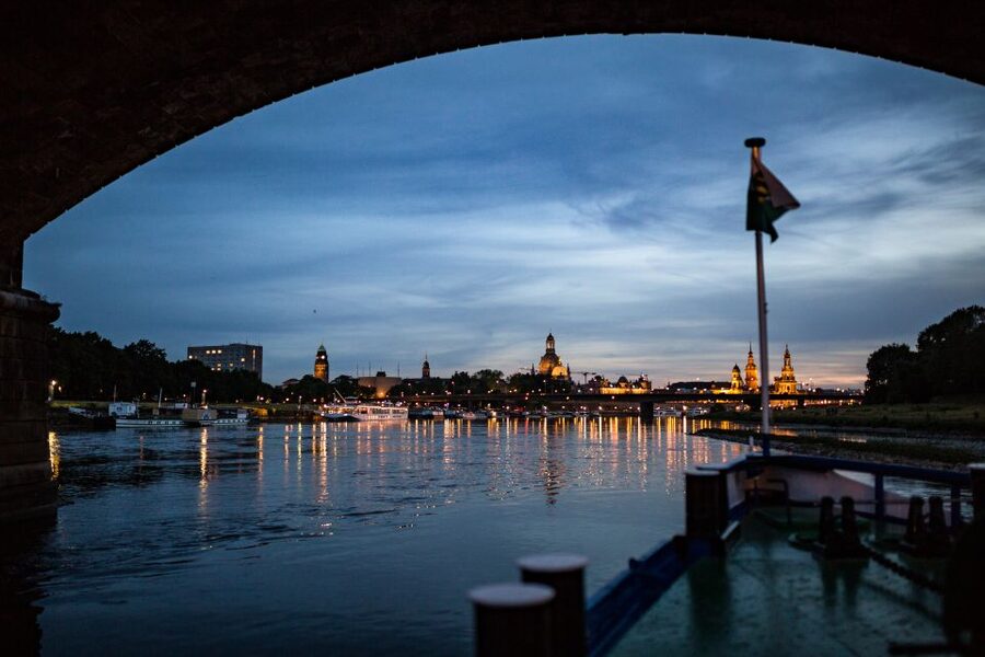 Dresden: Sunset Paddle Steamer Tour on the Elbe River - The first views: Dresden’s Elbe Valley
