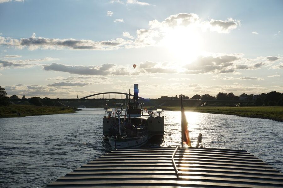 Dresden: Sunset Paddle Steamer Tour on the Elbe River - Albrechtsberg, Eckberg, and Lingner castles