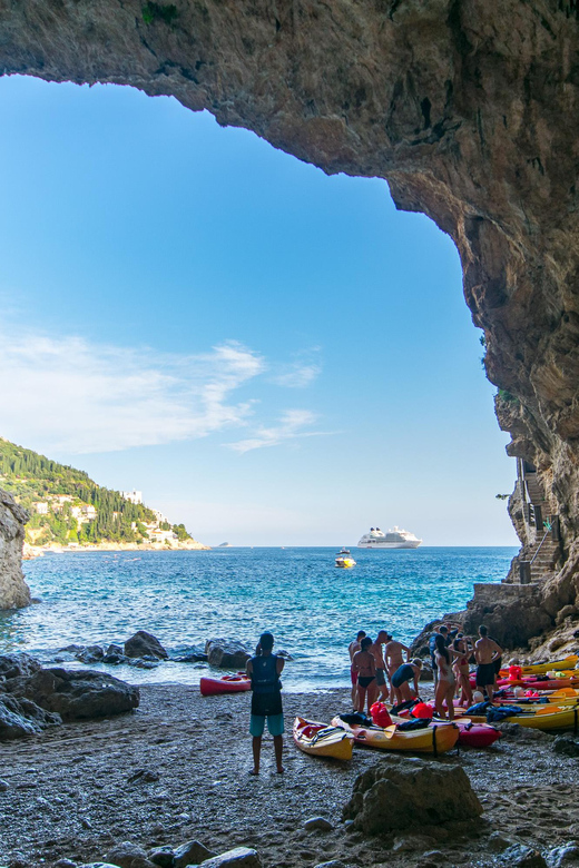 Dubrovnik: Afternoon Kayaking and Snorkeling Tour - A realistic look at the group experience