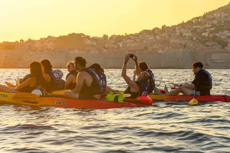 Dubrovnik: Guided Sunset Sea Kayaking Tour with Wine - The Return Along the Old Town