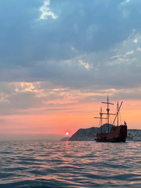Dubrovnik: Sea Kayaking&Snorkelling Guided Day/Sunset Tours - Paddling below the Old Town walls