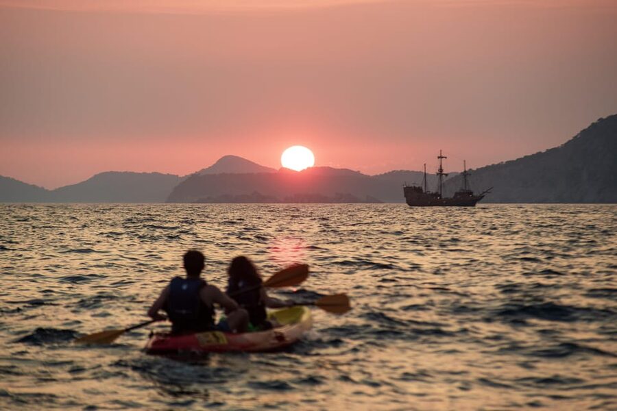 Dubrovnik: Sunset Kayaking and Snorkeling Tour - Booking details that matter