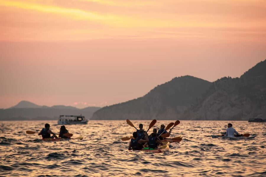 Dubrovnik: Sunset Kayaking and Snorkeling Tour - Choosing between the 2-hour and 3-hour routes