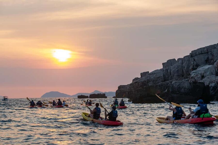 Dubrovnik: Sunset Sea Kayaking Tour - Booking details worth knowing