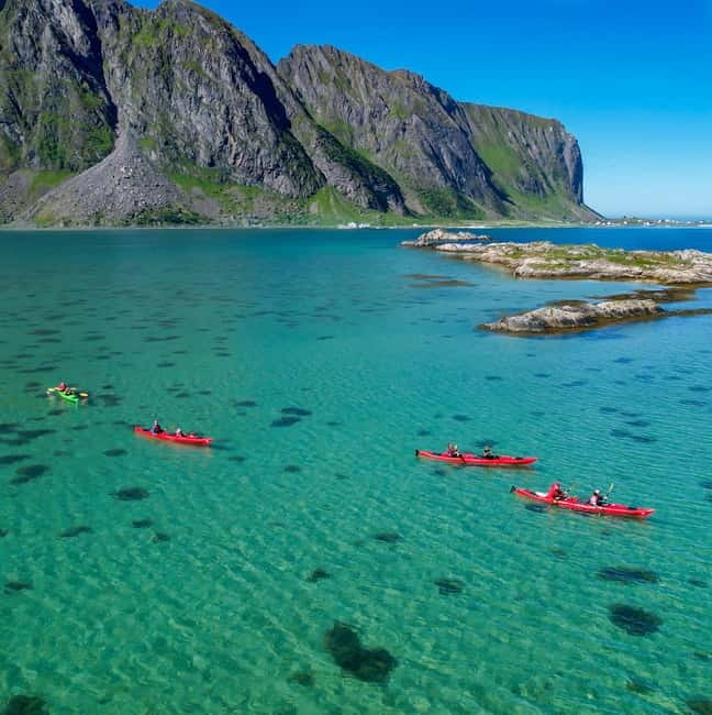 Eggum Lofoten: Kayaking Tour in Lofoten with Snacks - A rest stop with snacks, hot drinks, and local stories