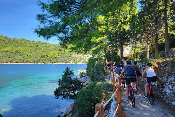 Elafiti Islands Sea kayaking: Full-Day Bike and Kayak tour on Lopud and Šipan - The paddle to Šipan is the physical center of the day