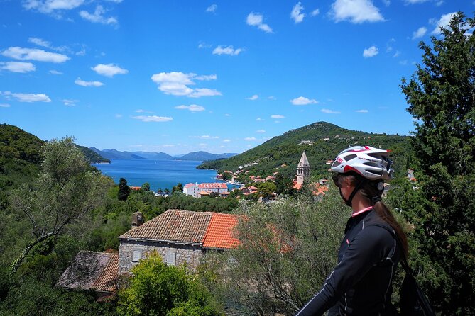 Elafiti Islands Sea kayaking: Full-Day Bike and Kayak tour on Lopud and Šipan - Lunch in Luka Šipanska is part of the reward