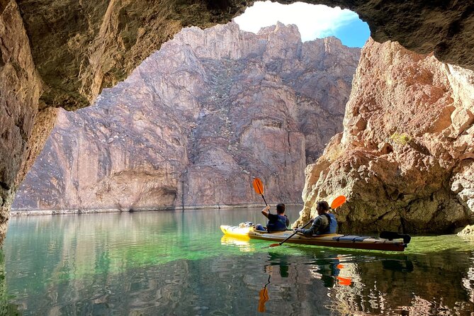 Emerald Cave Deluxe Kayak Tour with Catered Lunch & Guide - Lunch, snacks, and the value of the deluxe format