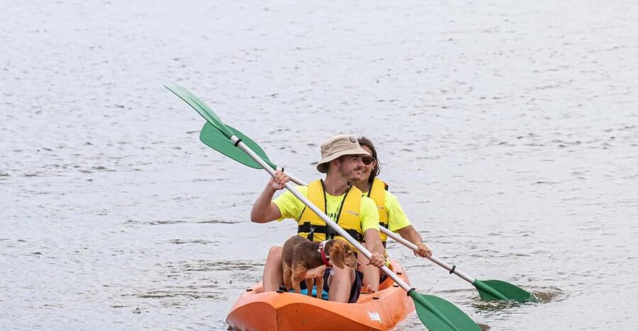 Empuriabrava: kayak trip - Games and challenges keep the two hours moving