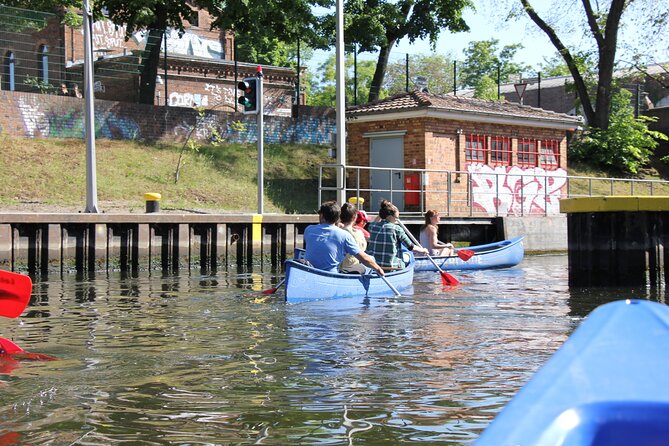 Explore Berlin by canoe - Görlitzer Ufer and the character of Kreuzberg