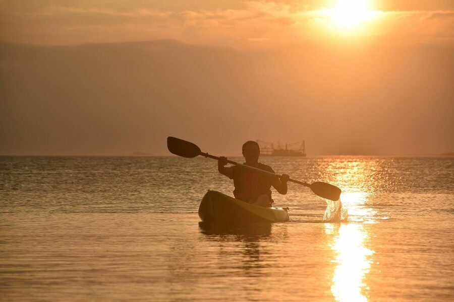 Explore Santorini's Waters: Kayak Rental Adventure - What happens during the one-hour rental