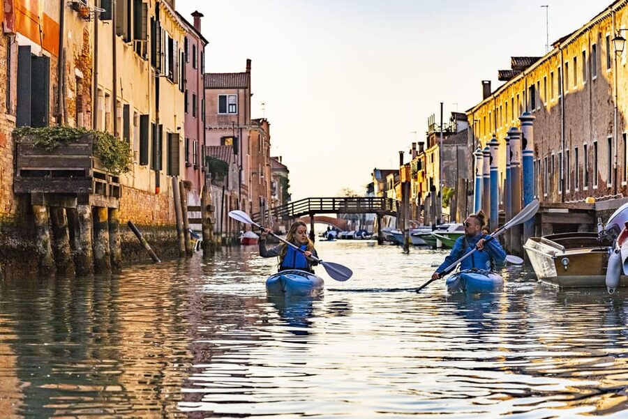 Family Kayaking Tour: Discovering Venice - Starting with a real kayaking lesson