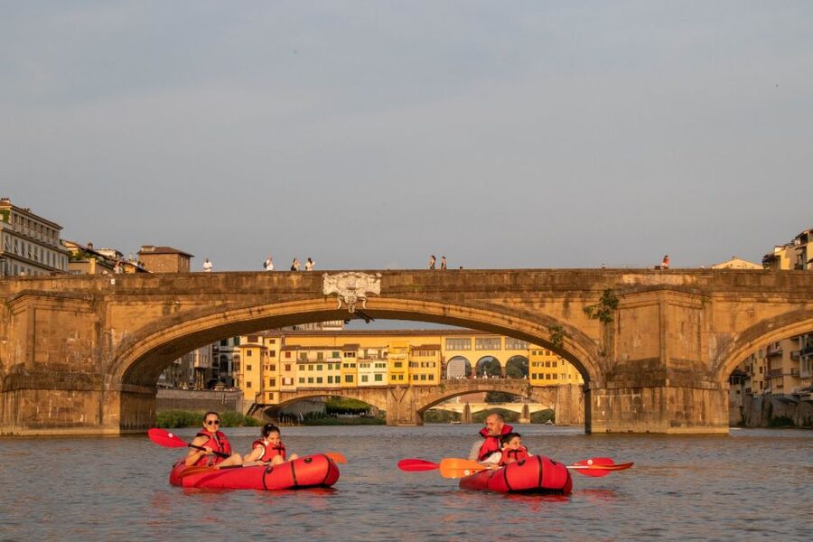 Florence: Ponte Vecchio and City Sights Guided Kayak Cruise - Why kayaking gives you a different Florence