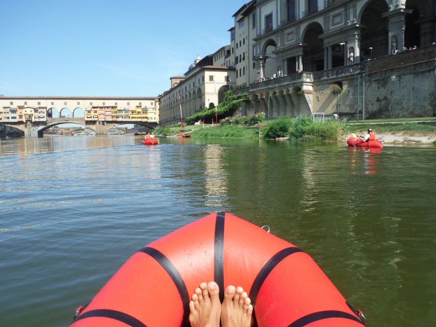 Florence: Ponte Vecchio and City Sights Guided Kayak Cruise - The moment beneath Ponte Vecchio