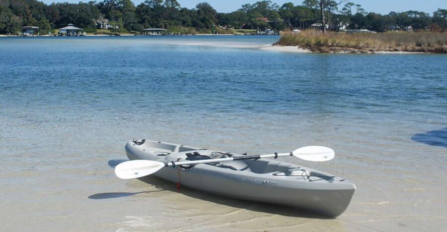 Fort Walton Beach: Tandem Kayak Rental - Reaching the quiet islands by water