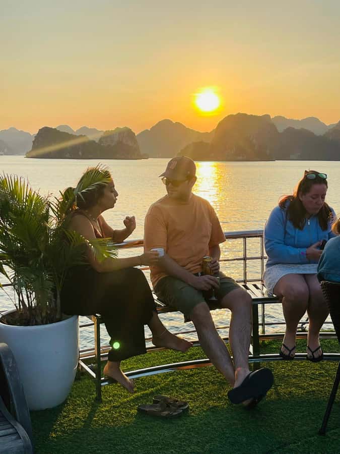 From Hanoi: Ha Long Bay Luxury Day Cruise with Food & Kayak - Luon Cave by kayak or bamboo boat