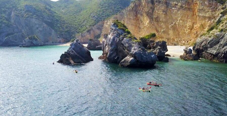 From Lisbon: Arrábida Natural Park Kayak Tour with Lunch - Reaching Praia dos Galapinhos for lunch