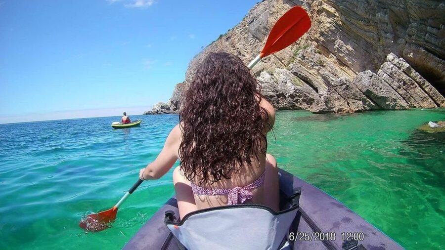 From Lisbon: Arrábida Natural Park Kayak Tour with Lunch - Beach games and an easy social atmosphere