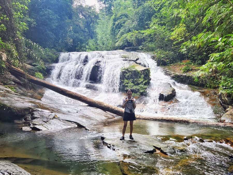 From Pattaya: Rayong Adventure Hike and Kayak Day Trip - What the Guide Adds to the Day