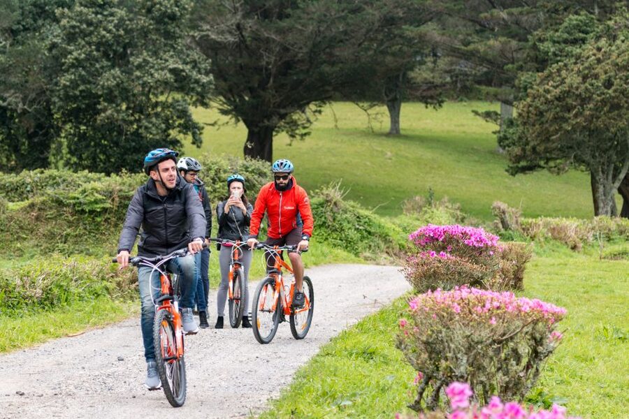 From Ponta Delgada: Sete Cidades Jeep, Bike, & Kayak Ride - Key points at a glance
