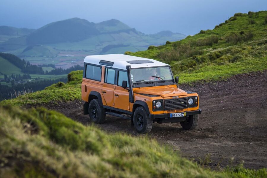 From Ponta Delgada: Sete Cidades Jeep, Bike, & Kayak Ride - Cycling beside the crater lake