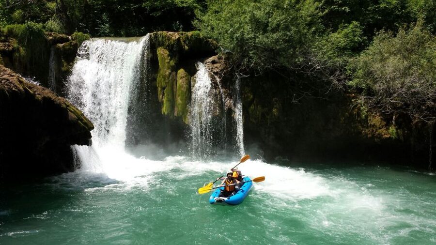 From Slunj: Mrežnica Canyon Kayaking Tour - The guides make a real difference