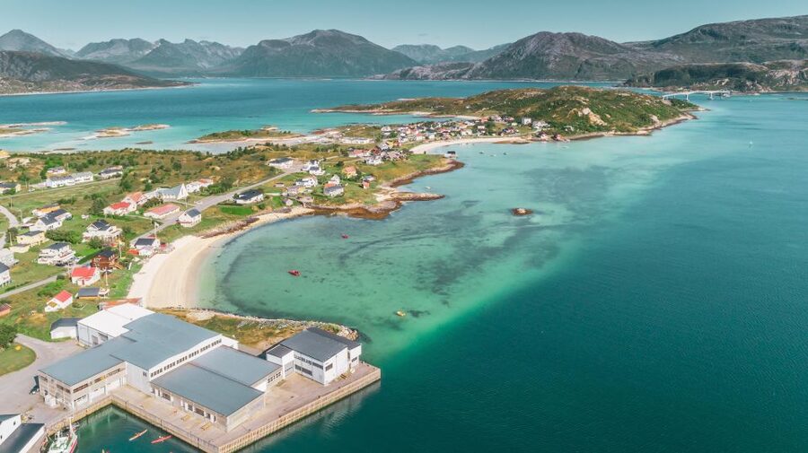 From Tromsø: Kayak trip with lunch and sauna at Sommarøy - Is the $244 price good value?