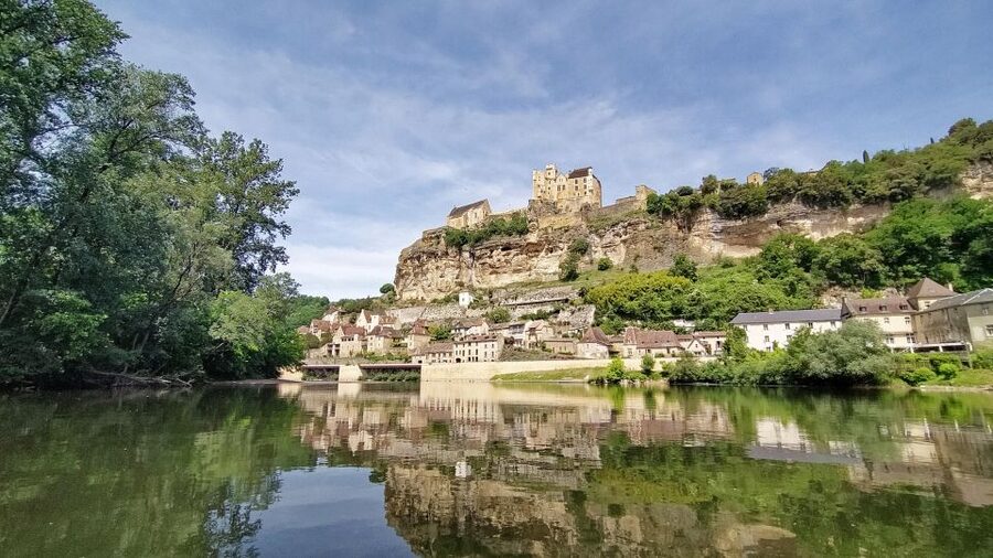From Vitrac: Dordogne River Canoe Rental - How to plan your picnic and swimming stops