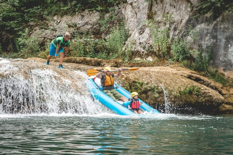From Zagreb: Mrežnica kayaking & Rastoke village - day trip - Four hours among waterfalls and canyon walls