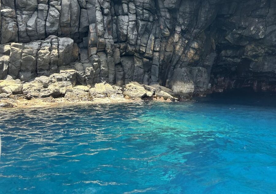 Funchal: Private Boat Tour w/Snorkel & Paddle up 11 people - What the three-hour schedule means