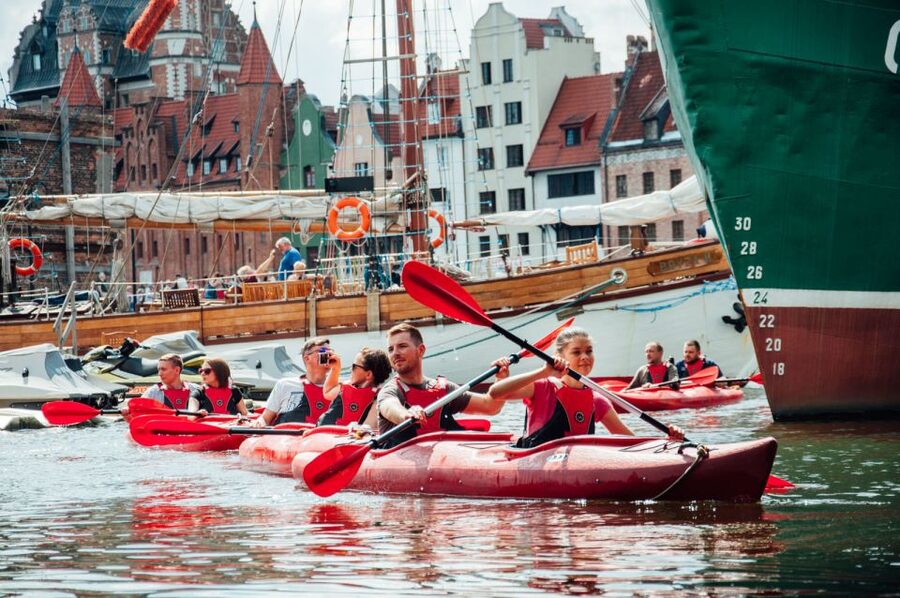Gdansk: Guided Kayak Tour - Starting at the red shipping containers