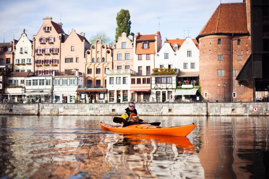 Gdansk: Winter Kayaking Tour - Getting ready at the Gdansk Shipyard
