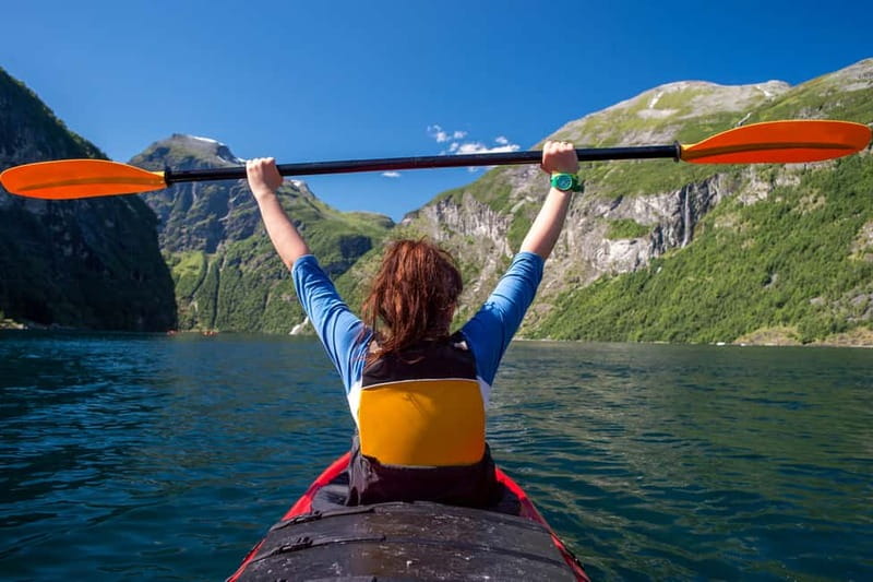 Geiranger: Guided Kayak Tour in Geiranger Fjord - Meeting at Geirangervegen 10