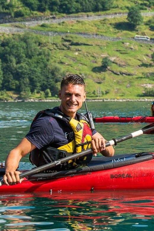 Geiranger: Kayak tour with guide - Who will enjoy this kayak trip?