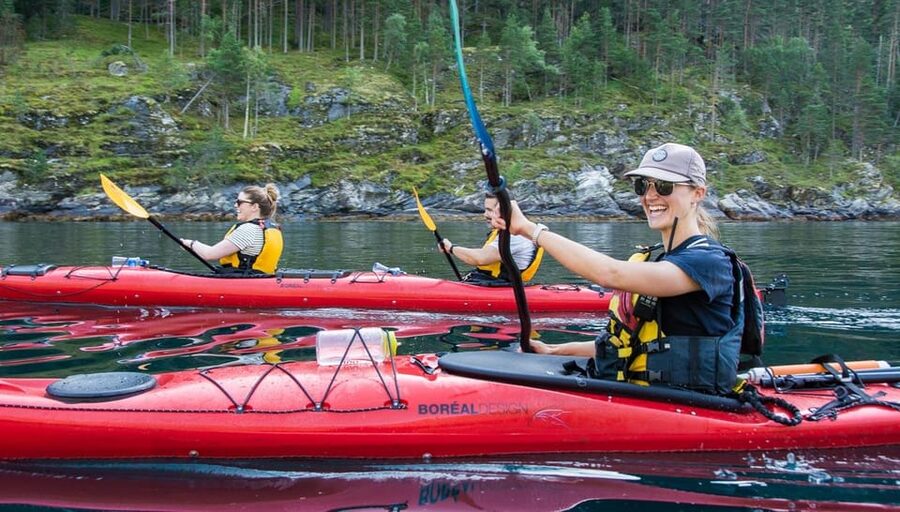 Geiranger: Kayak tour with guide - The first paddle and basic instruction