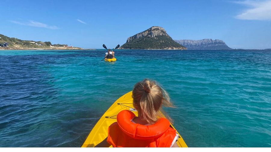 Golfo Aranci: Small group Kayak tour with Aperitif &dolphins - Morning or sunset?