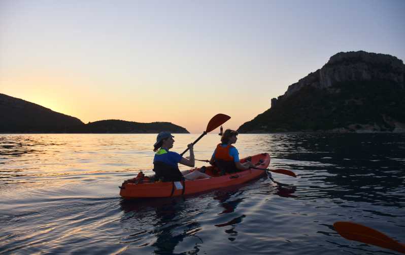 Golfo Aranci: Sunrise Dolphin Kayak Tour with Breakfast - Finding the launch point at Spiaggia dei Baracconi
