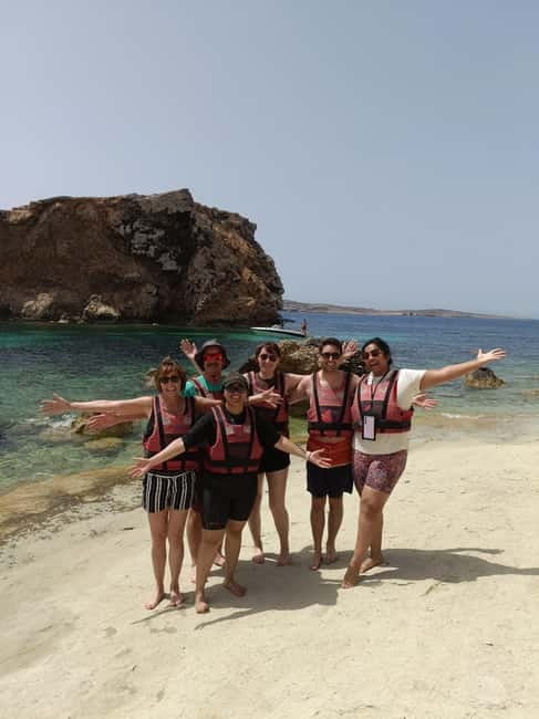 Gozo: 1 Hour Kayak plus +Cave Tour + Drop off Blue Lagoon - Paddling the Hondoq Bay coastline